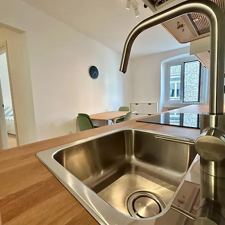 Zar 6 Apartman *