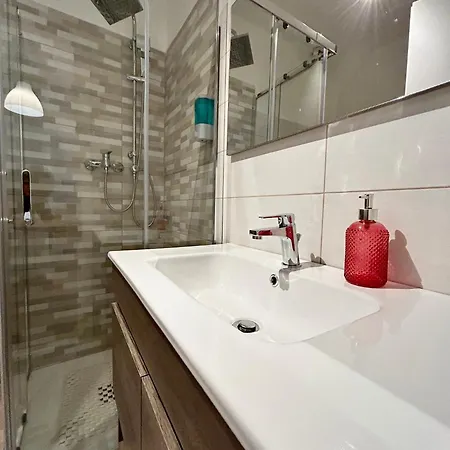 Apartman Zar 6 *