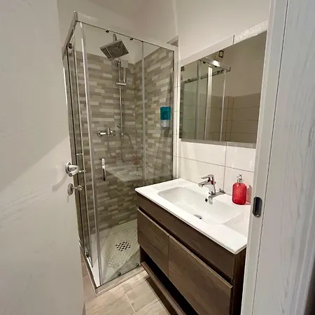 Apartman Zar 6 *