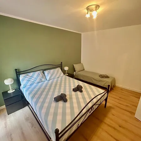 Apartman Zar 6 *